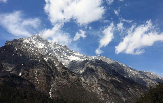 第一天：玉龙雪山—三皇五帝文化园—木府群