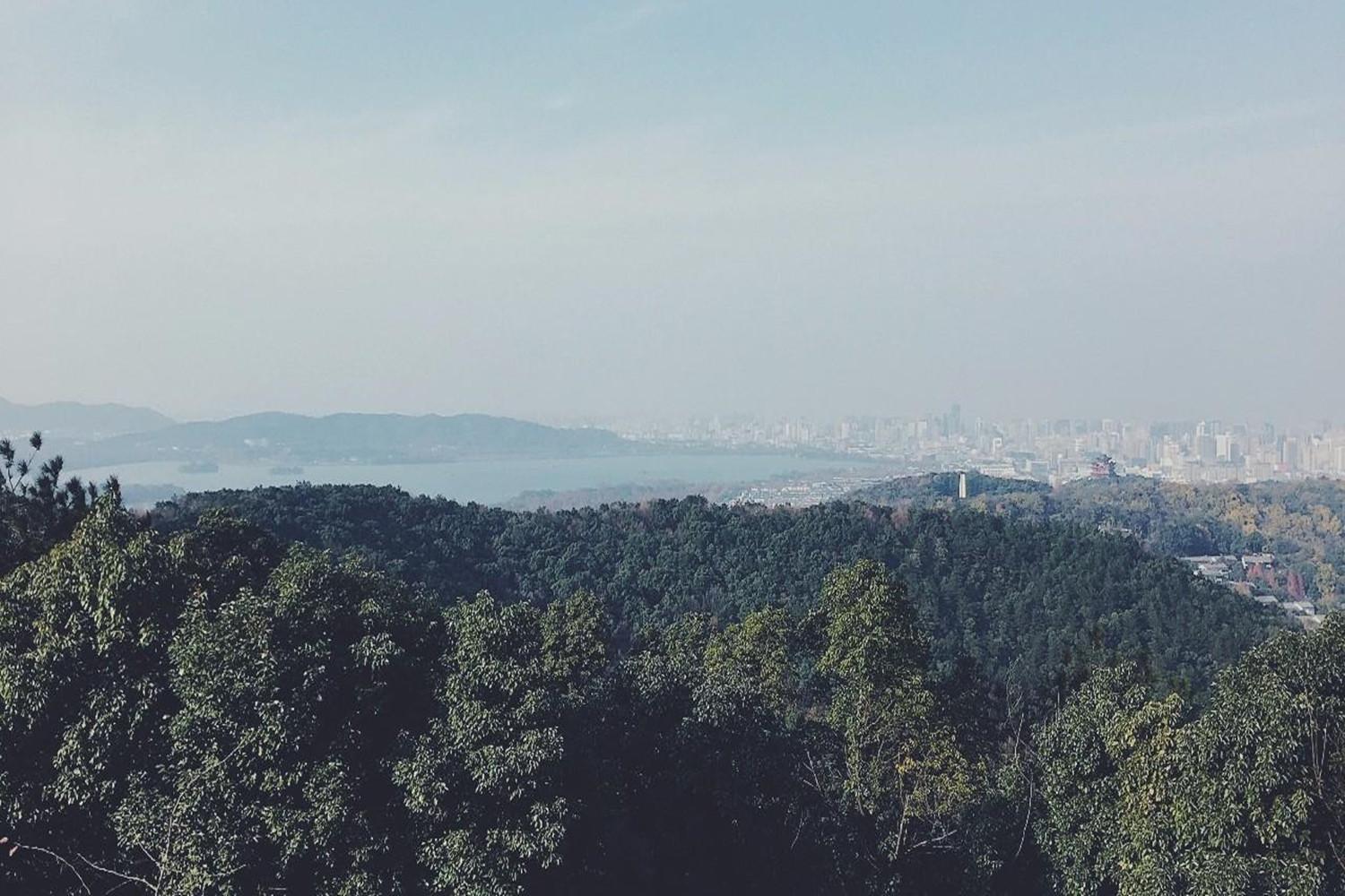 杭州适合周末去爬的山(杭州4个值得打卡的山峰)