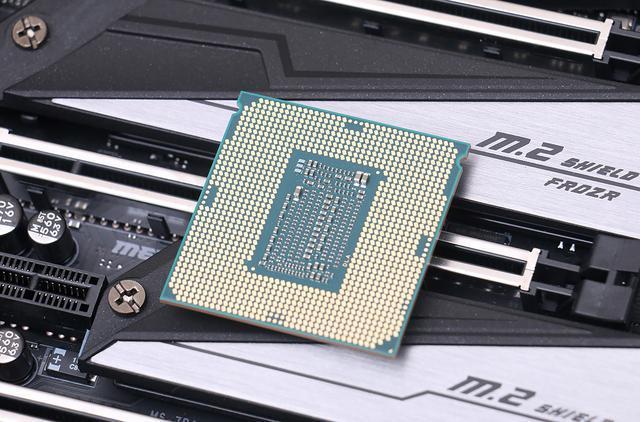 Intel i9-9900K 最强座驾？微星 Z390 GODLIKE 主板评测