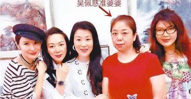 吴佩慈送给婆婆的10亿元水晶巨龙正式完工，成品与效果图差很大