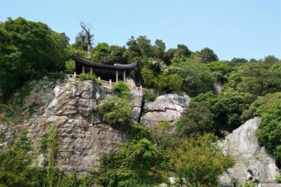 ​苏州西山风景区，游人闲暇游览的好去处，这里景色秀美多样