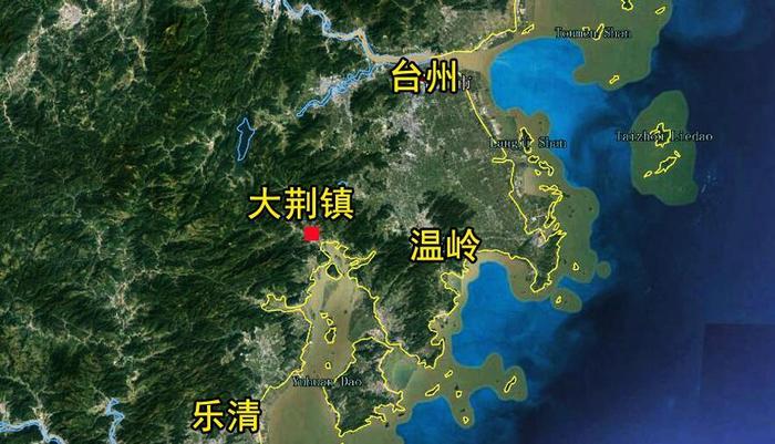 浙江温州乐清市一个镇，居民多使用台州方言，是全国千强镇