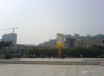 ​和我一起游澳门-金莲花广场：澳门回归的著名地标及旅游景点